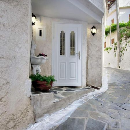 Παραδοσιακό Σπίτι Στο Χωριο Daire Agioi Deka  Dış mekan fotoğraf